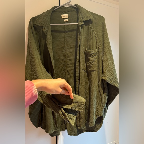 Long sleeve Aritiza with cotton gauze 🍀 - Picture 1 of 3